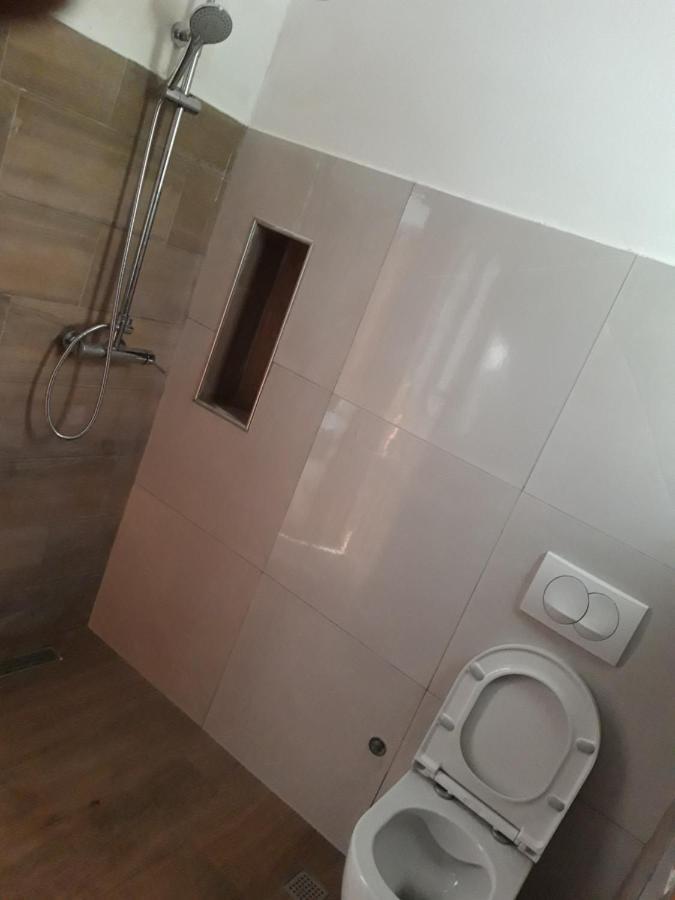 Villa Bujtinat Skenderi Gjinar 2 Esterno foto